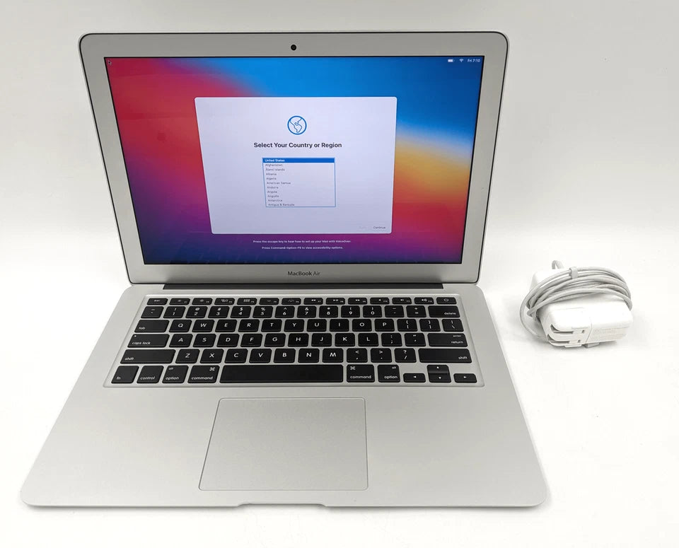 MacBook Air 2017 13.3” | Intel Core i5 | 8GB RAM | 120GB SSD | Fast & Lightweight