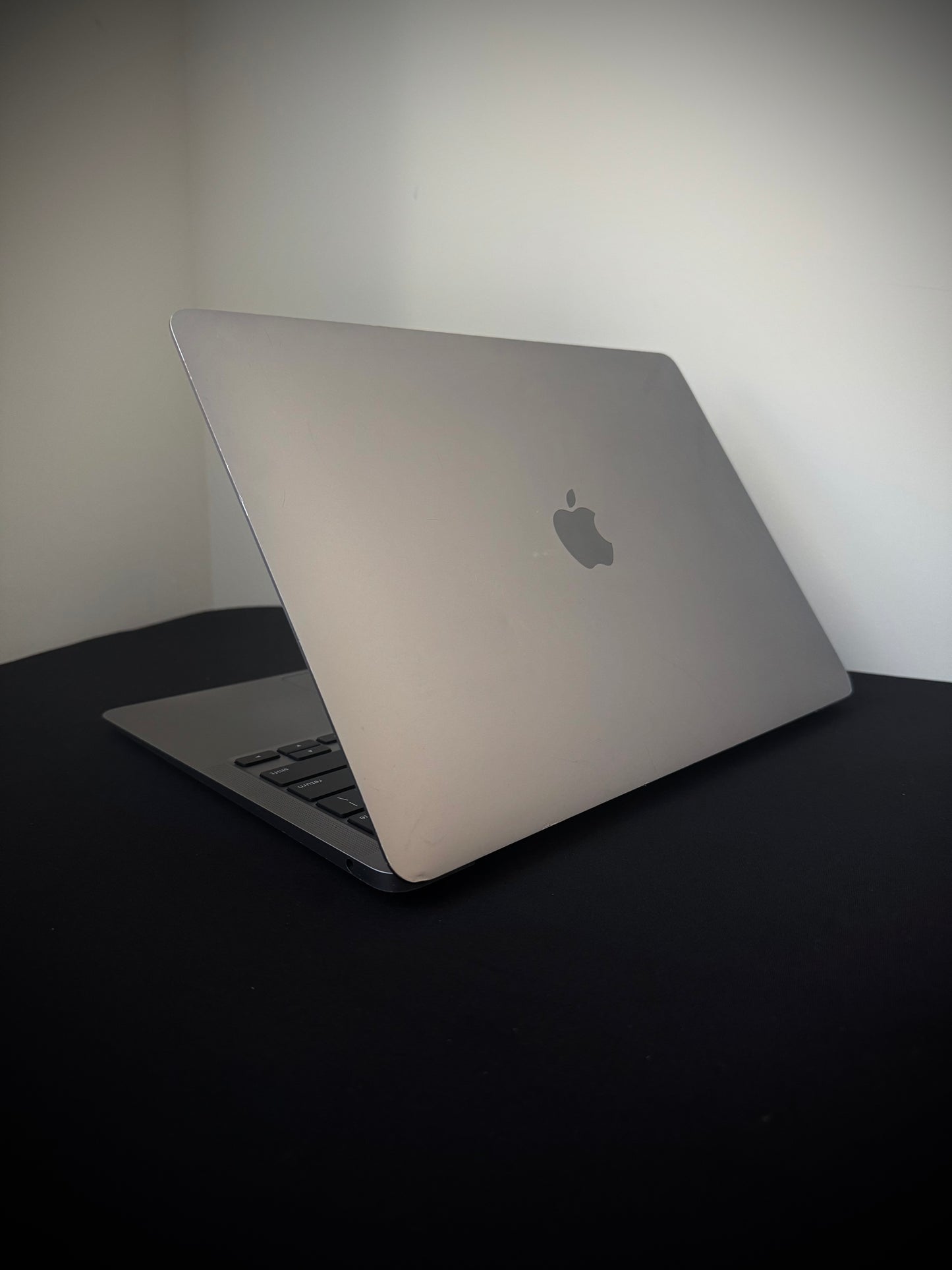 MacBook Air 2020 | 13” | Intel Core i5 | 8GB RAM | 250GB SSD | Retina Display